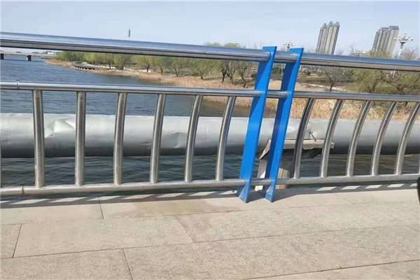 原平不锈钢防撞护栏
