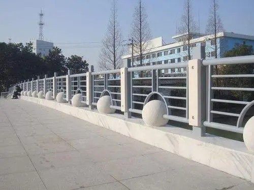 防撞护栏