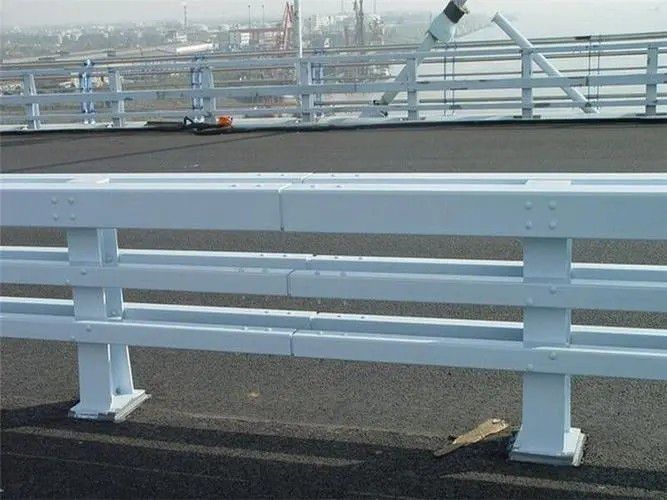 东海桥梁钢护栏